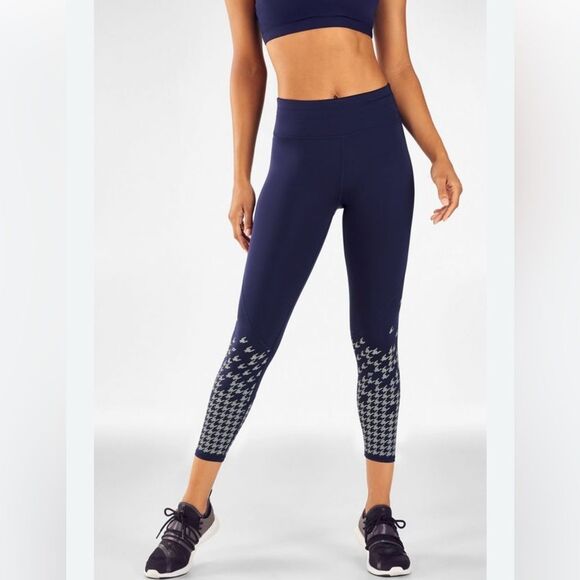 Small Fabletics Mid-Rise Ultracool Reflective 7/8 -
Fabletics - Picture 1 of 13